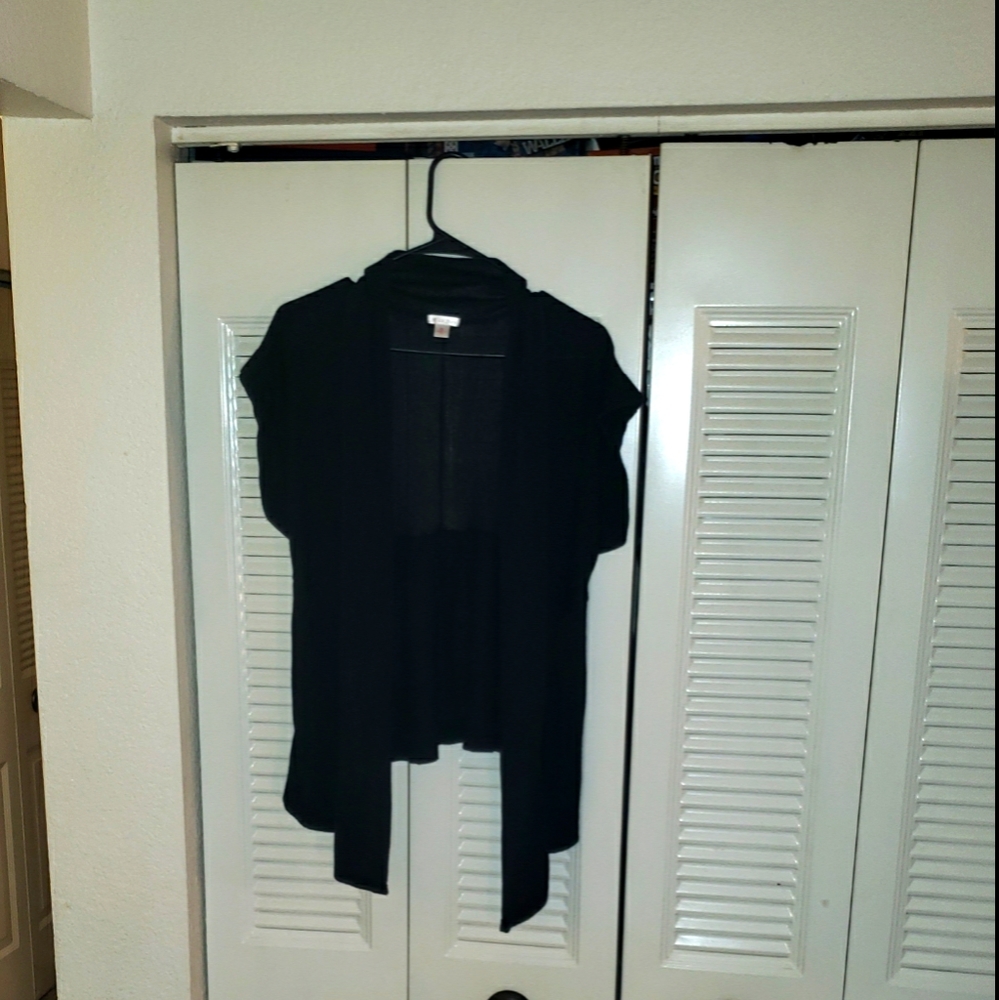 🏷 Asymmetrical Black Short Sleeve Sweater